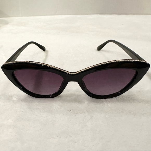 Velvet Lily Sunglasses Black Cat Eye Gold Accent Trim Gray Purple Lenses UV pro main image 9
